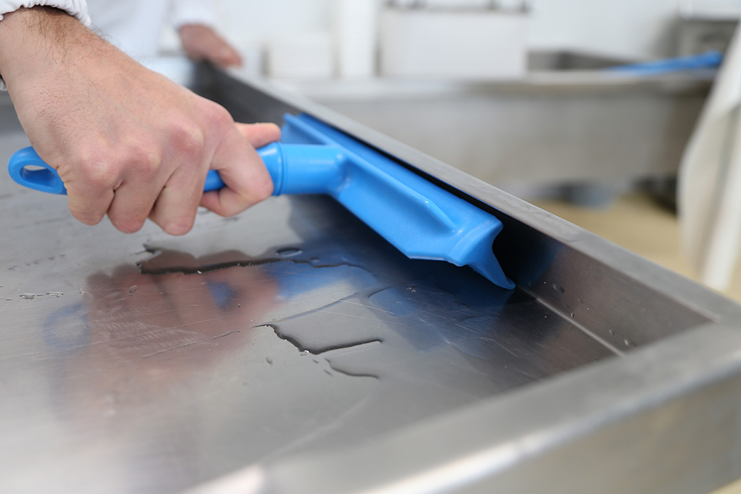 Thumbnail 4 of item 1059B